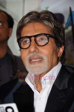 Amitabh Bachchan promotes Aarakshan on the sets of X Factor India in Filmcity, Mumbai on 19th July 2011 (45).JPG